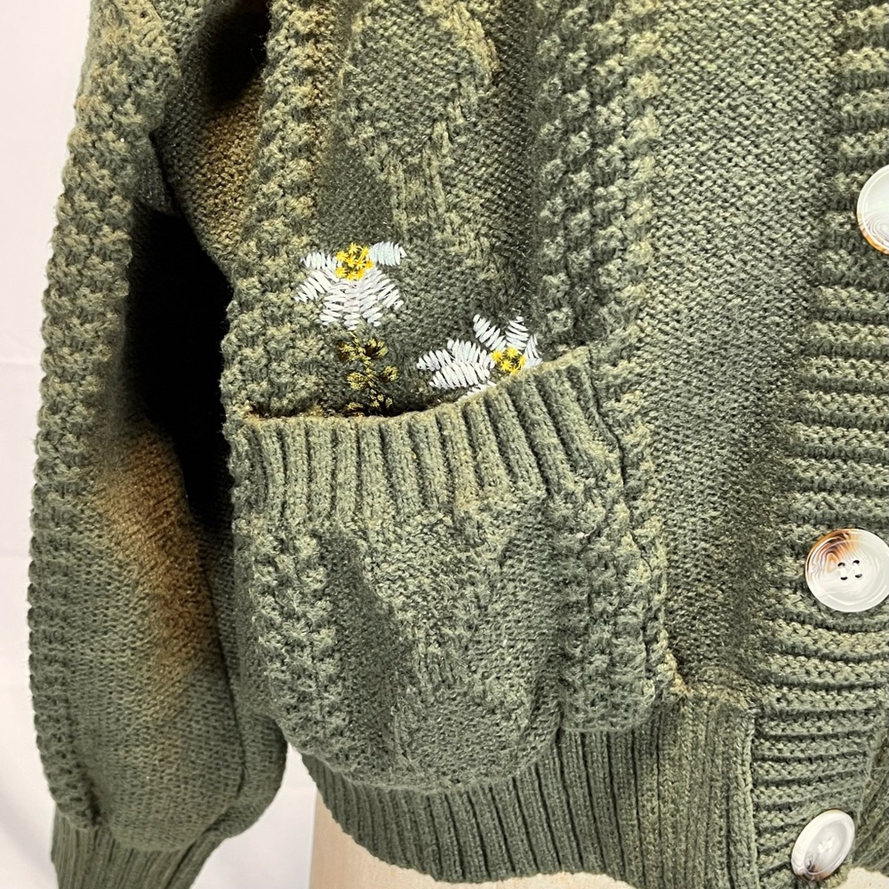 Wildflower Daisy earthy sweater cardigan cable knit button front floral‎ flowers - Picture 6 of 11